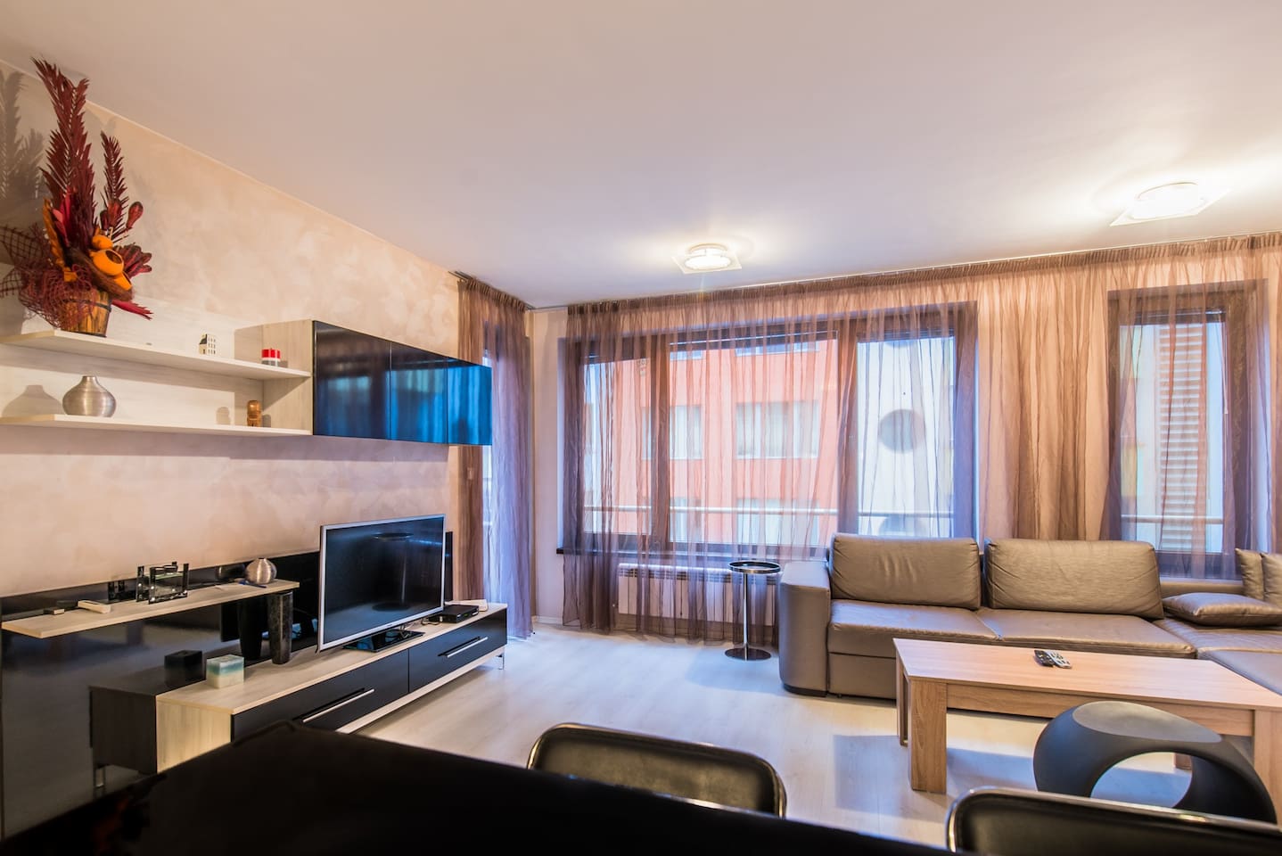 Lux 1BD Suite, Limited Access, Best Area FlatAway