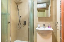 Lux 1BD Suite, Limited Access, Best Area 18 FlatAway