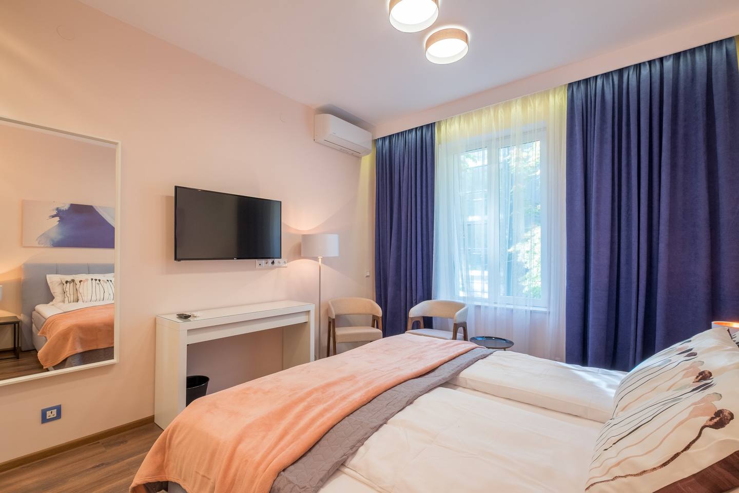 Sofia Dream Apartments - Lovely 3BD on Knyaz Boris Flataway