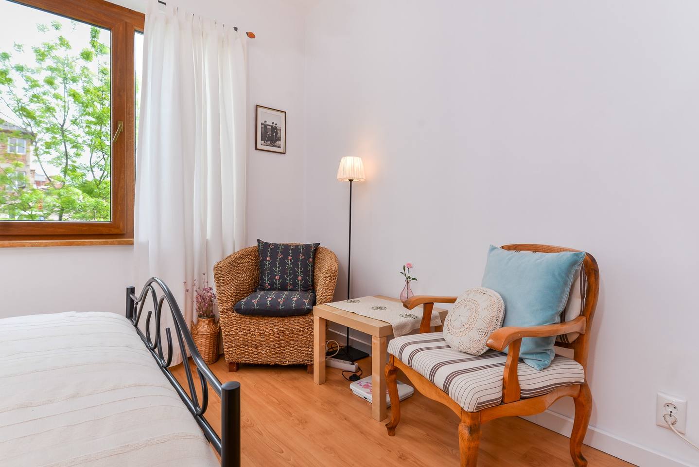 Shik & Chic Central One Bedroom | Grafa x Shishman Flataway
