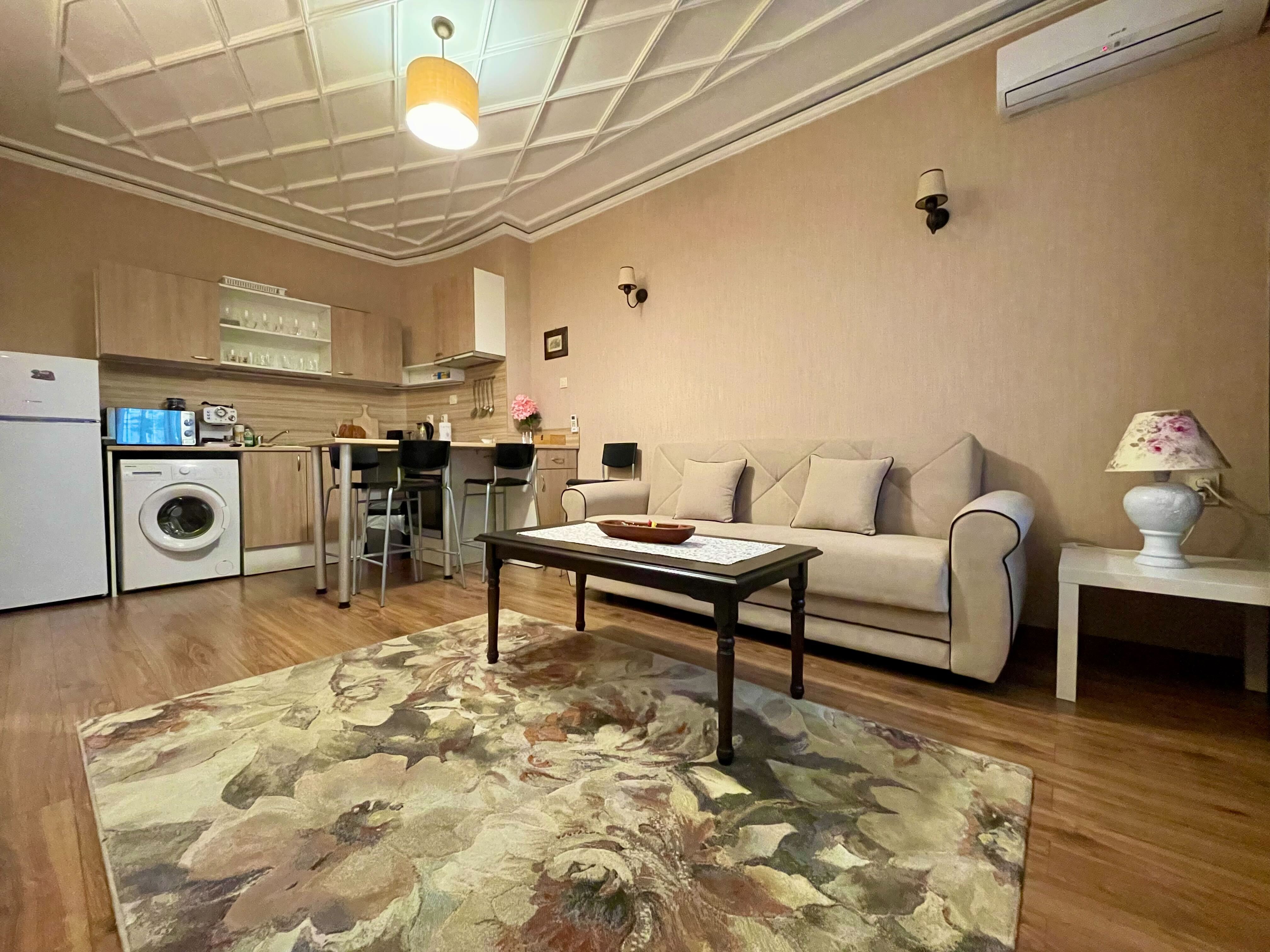 Feel Sofia - 1-Bedroom Apt next to Russian Square Flataway