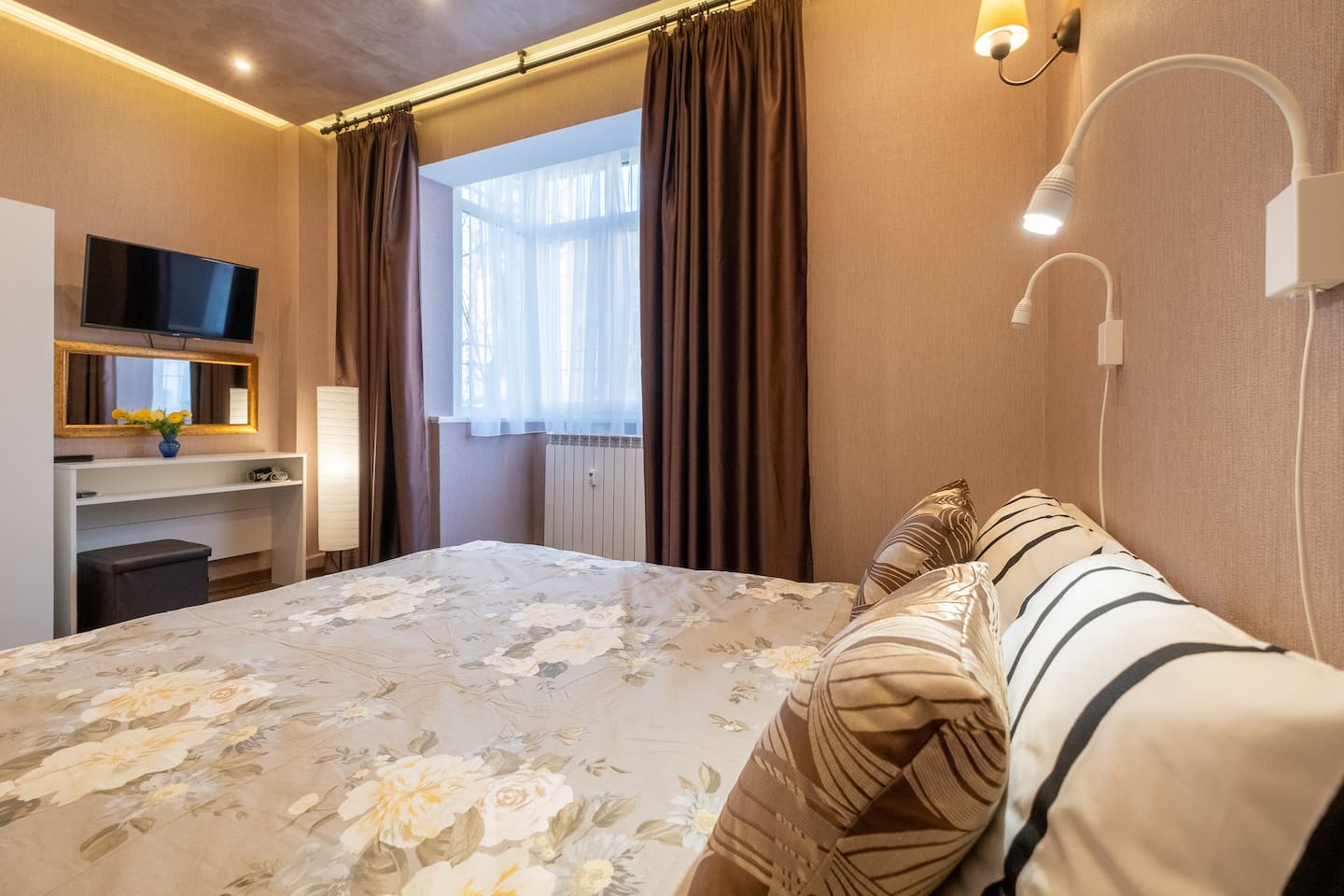 Feel Sofia - 1-Bedroom Apt next to Russian Square Flataway