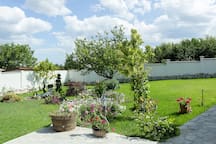 Traditional Bulgarian House + pool, sauna & garden 8 FlatAway