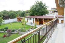 Традиционна българска къща + басейн, сауна и градина 49 FlatAway