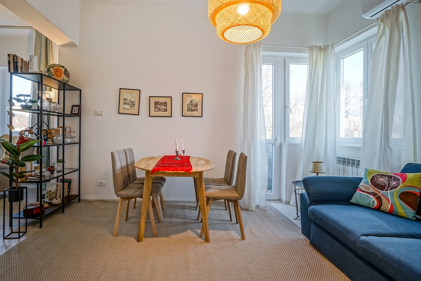 White Apartment - one bedroom in the city center - FlatAway