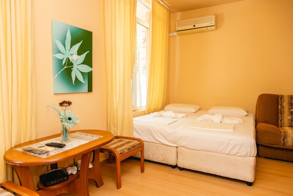 Compact studio with an indoor pool near Cacao Beach FlatAway