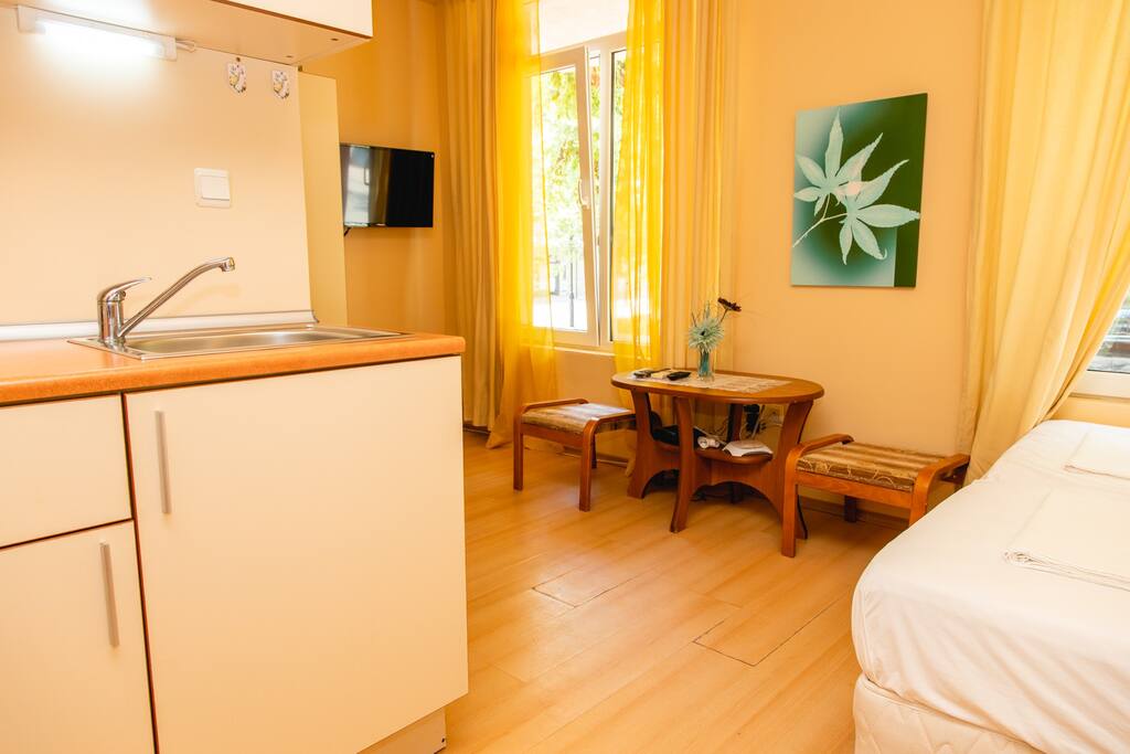 Compact studio with an indoor pool near Cacao Beach FlatAway