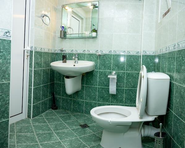 Вила Бени ~ Частна къща с 4 спални 44 FlatAway