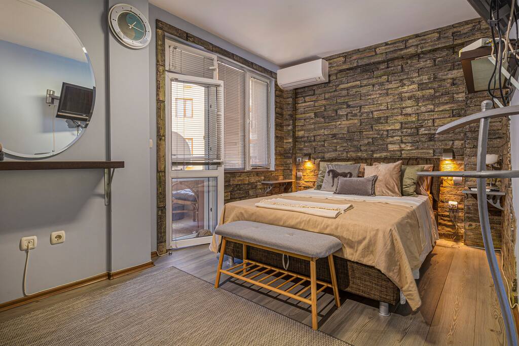 Two Stylish Apartments - TOP Location FlatAway