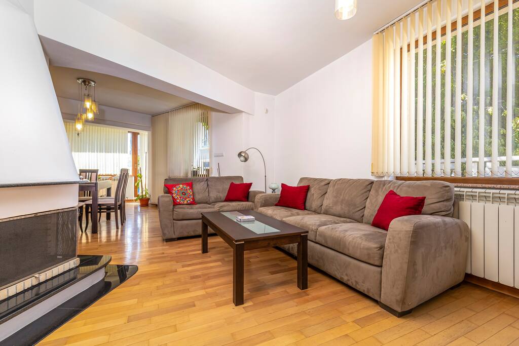 2BD-2BTHR-Apartment close to the Ancient Town Flataway