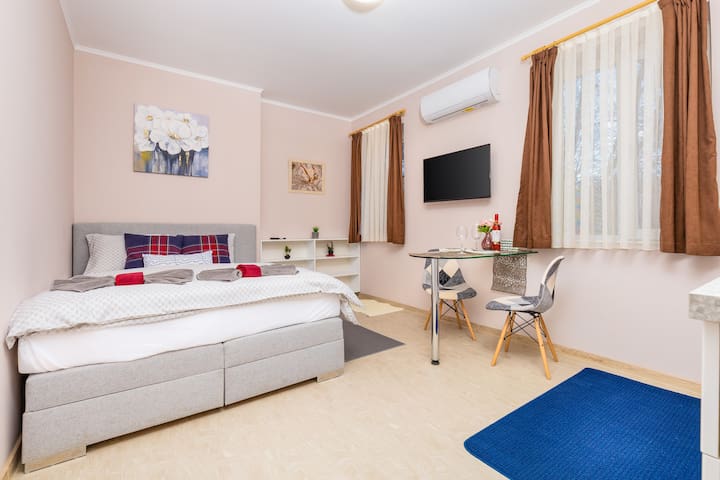 ~ Stella 1&2 ~ Two beautiful studios close to Singing Fountains 1 FlatAway