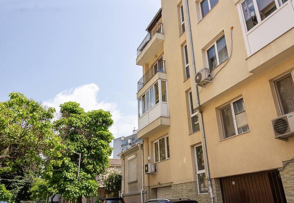 Stylish 1BD apartment with Cozy Balcony in Varna Flataway