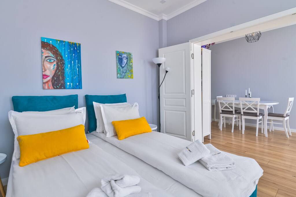 〰 The Blue Apartment 〰 1BD with Artistic Interior Design FlatAway