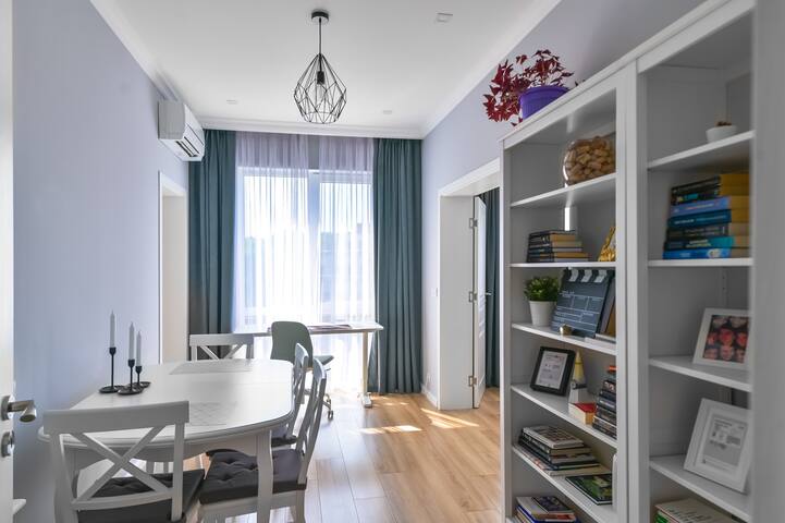 〰 The Blue Apartment 〰 1BD with Artistic Interior Design 2 FlatAway