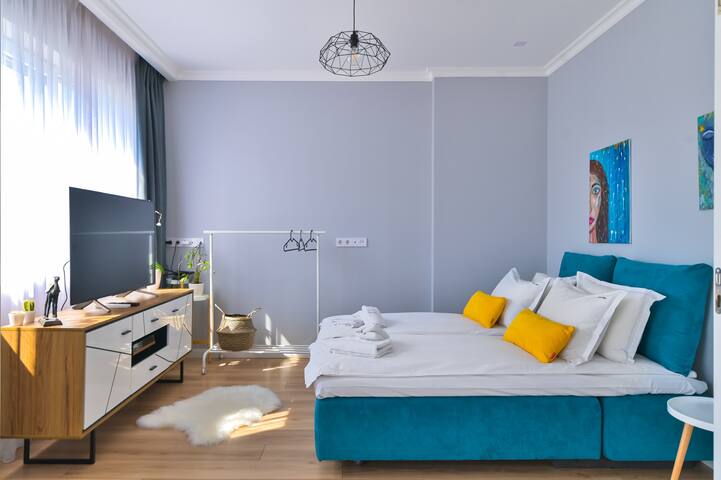 〰 The Blue Apartment 〰 1BD with Artistic Interior Design 5 FlatAway