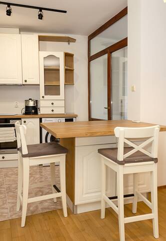 *Bright & Cozy* 2BD Flat with a Cute Balcony 7 FlatAway