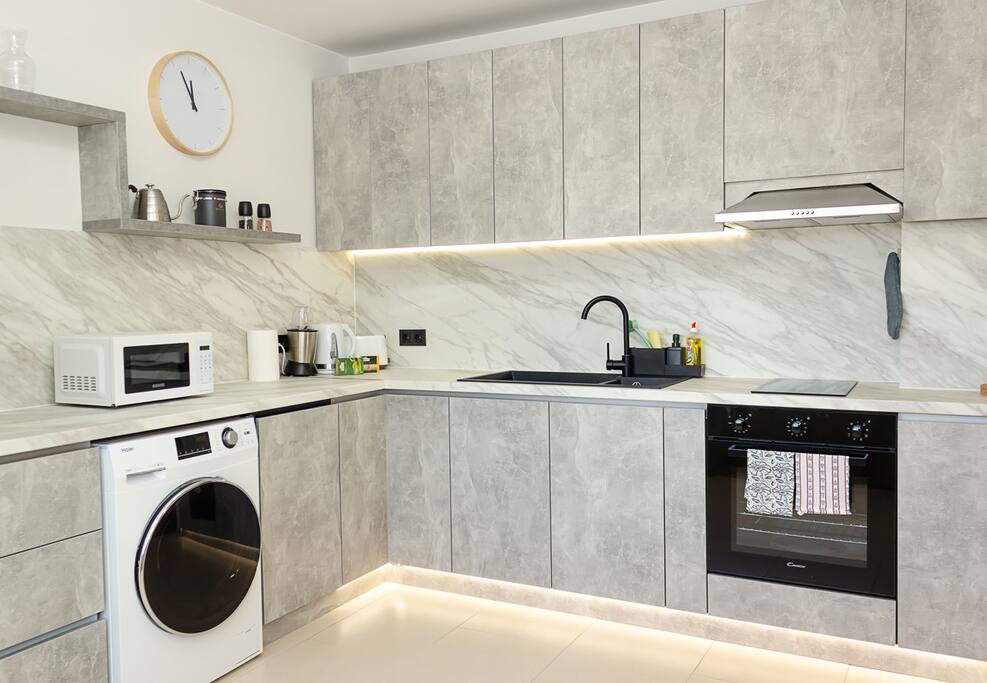 Cosy 1BD Flat with a Lovely Big Balcony Flataway