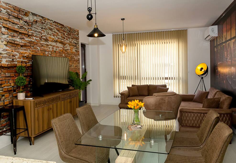 High-End 2BD Apartment in the TOP Center of Varna Flataway