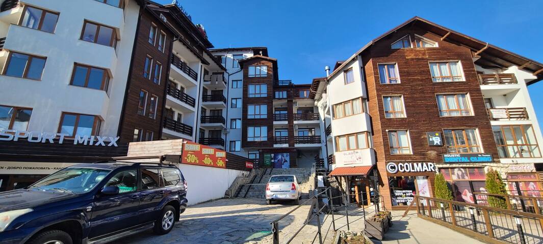Modern & Cozy 2BD Apartment with Mountain View 18 FlatAway