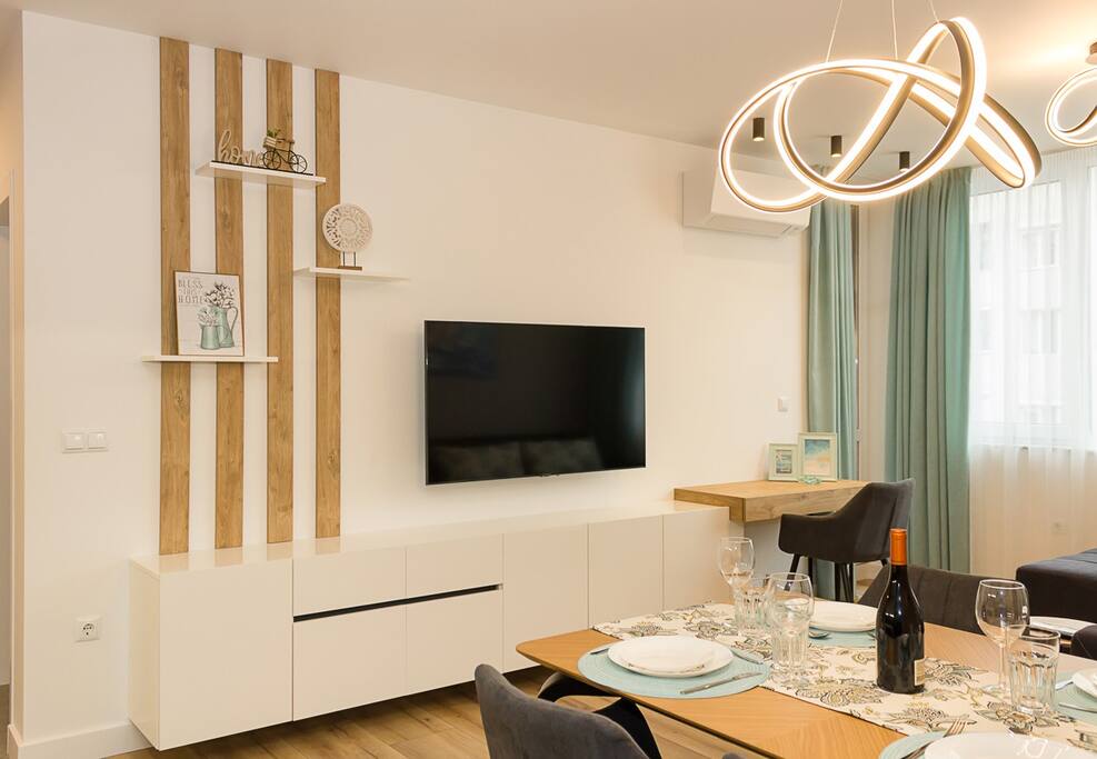 Modern Seaside Retreat - Brand New 1BR Apt! Flataway