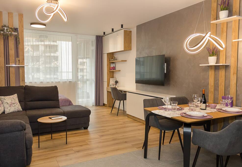 Modern Haven / 1BD Apartment in the City Center Flataway