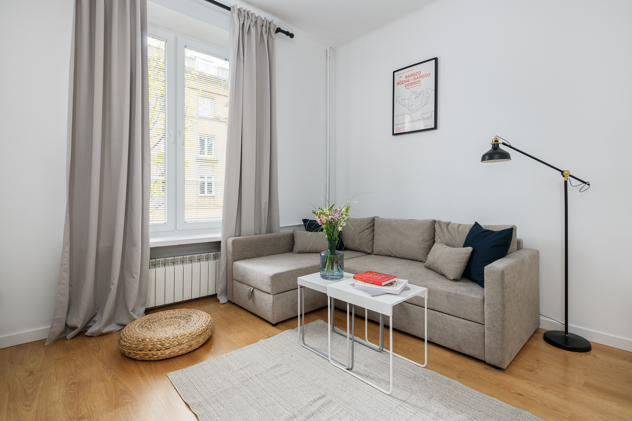 WARSAW NOWY ŚWIAT Comfortable & Quiet Apartment / Chmielna Apartments for rent