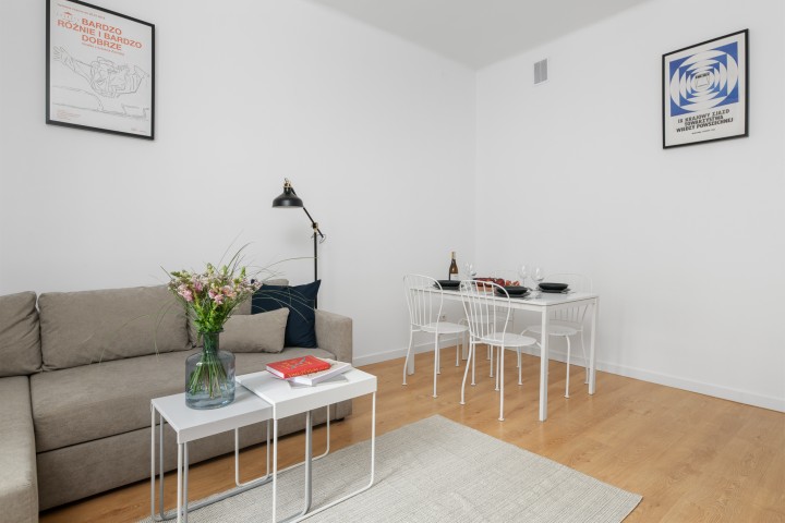 WARSAW NOWY ŚWIAT Comfortable & Quiet Apartment / Chmielna 12 Apartments for rent