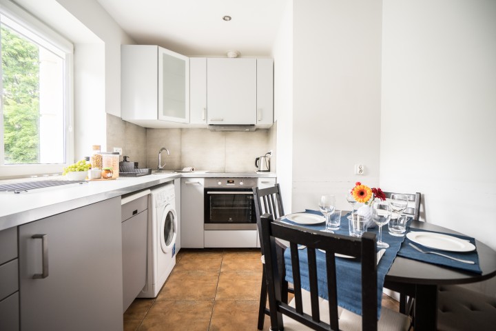 WARSAW CENTER  Peaceful 2-Bedroom Apartment near Old Town / metro Ratusz Arsenał 10 Apartamenty do wynajęcia