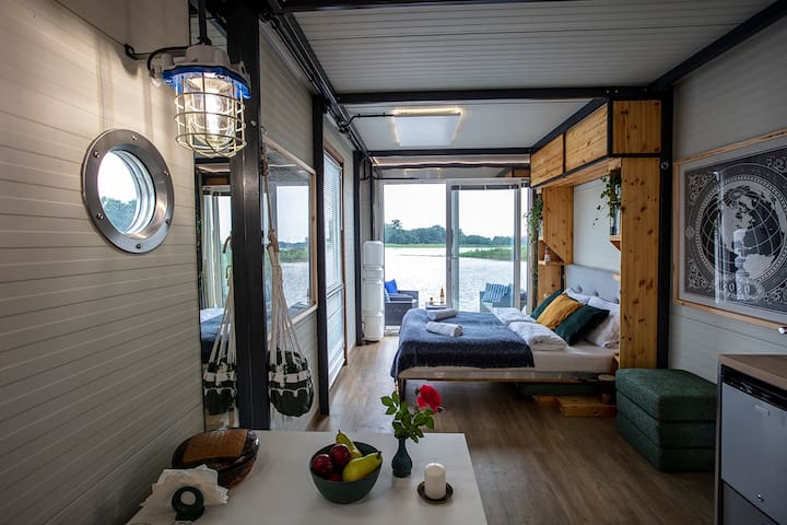 Lovely FLOATING HOUSE in a small ROMANTIC Town 4 Apartamenty do wynajęcia