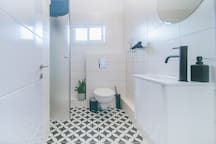 Listing 9 <-- XXL Studio --- Brand NEW! --- City Center --> 7 Loginn Autonomous Hotels