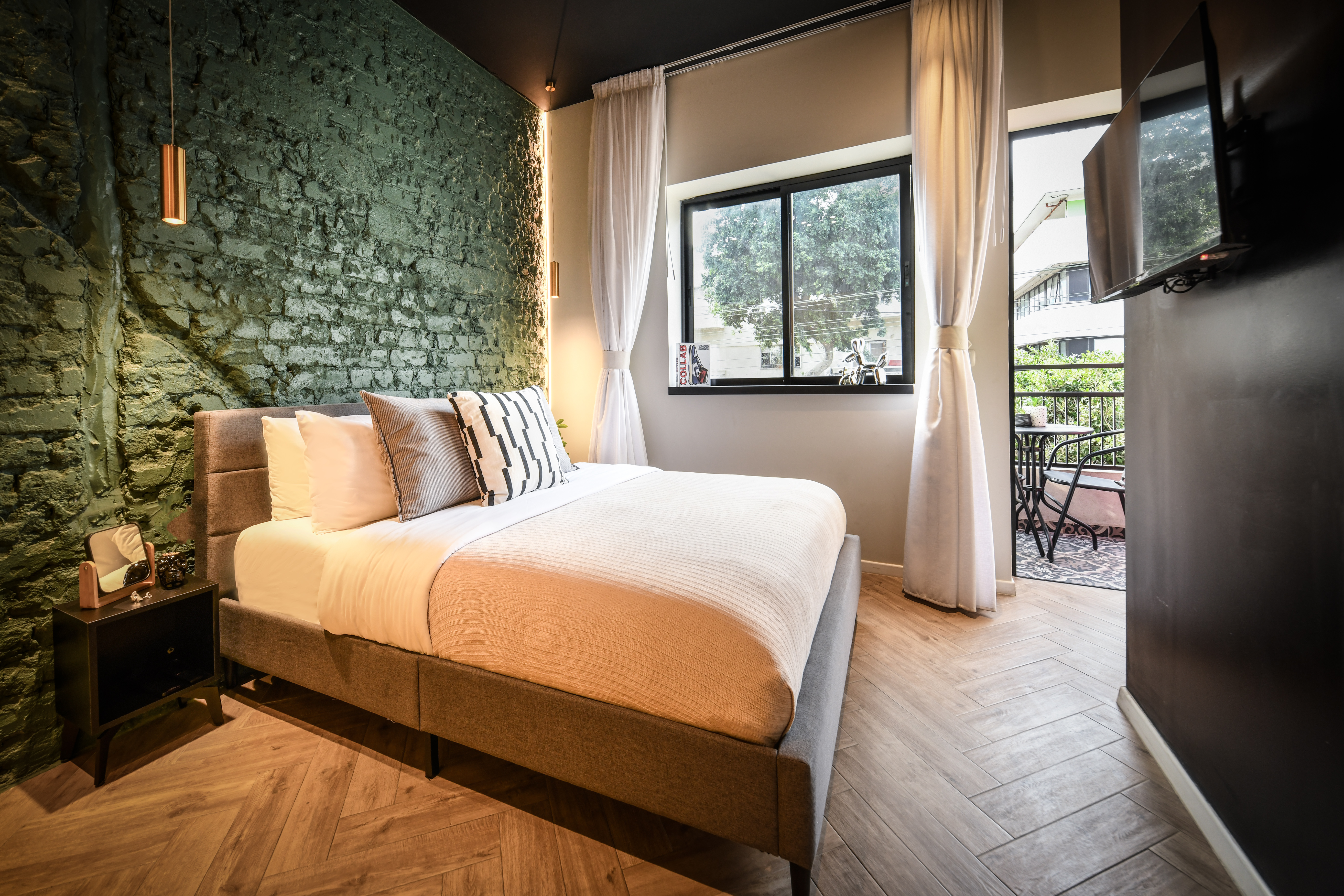Loginn: Super Studio with Kitchen & Balcony // 100m>beach ⭐ Loginn Autonomous Hotels