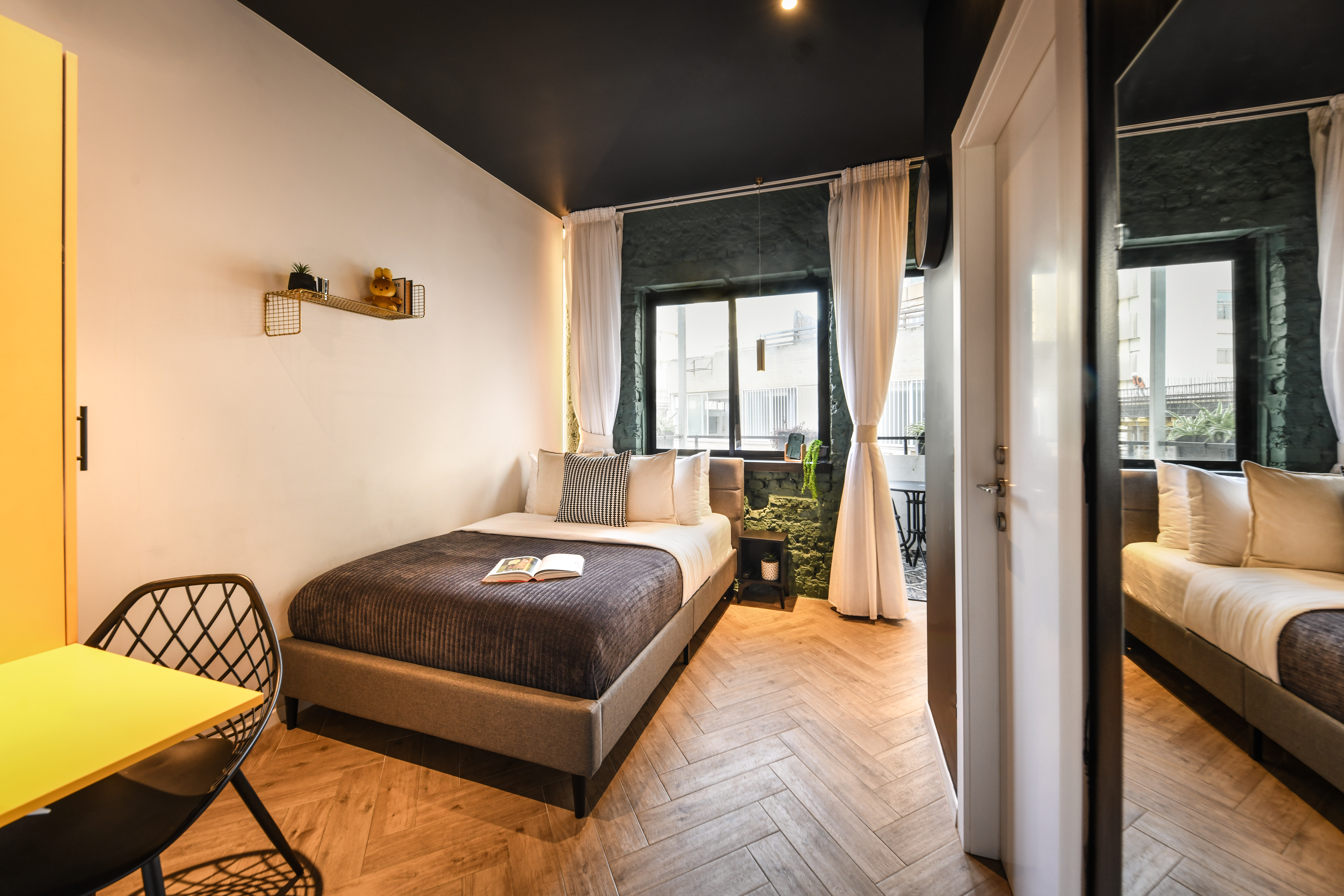 Loginn Contactless Stay: studio apartment & sun balcony by the beach ✌️ Loginn Autonomous Hotels