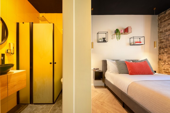 Listing 6 Loginn: City Center ● Brand New ● Mini Kitchen ● By The Beach ✌️ 4 Loginn Autonomous Hotels