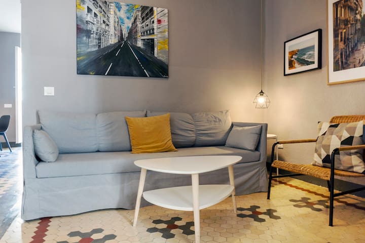 2T Beautiful flat few steps from the city centre VLC Host
