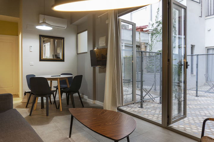 ET Modern studio with a small room next to Torres de Serrano 5 VLC HOST: Alquiler apartamentos corta duración