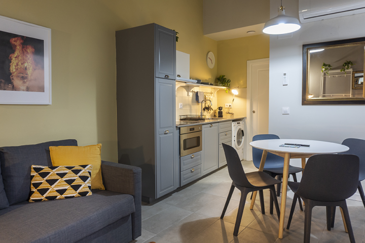 ET Modern studio with a small room next to Torres de Serrano 17 VLC HOST: Alquiler apartamentos corta duración