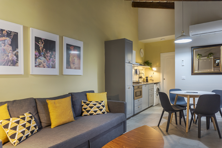 ET Modern studio with a small room next to Torres de Serrano 18 VLC HOST: Alquiler apartamentos corta duración