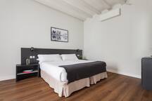 Correos- space & style flat in Born 3 CATERINA