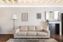 Correos- space & style flat in Born 5 CATERINA