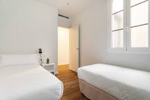 Correos- space & style flat in Born 13 CATERINA