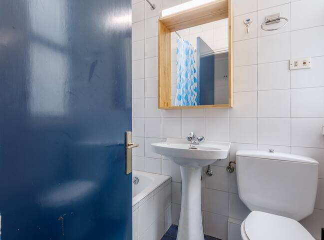 Habitacion urbana 2 con bonitas vistas y WIFI 8 The Urban Host