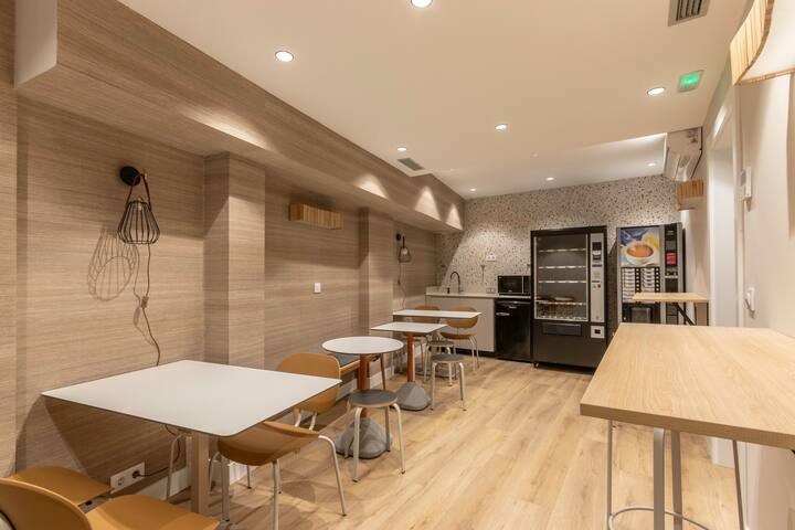 Uri Hostel Rooms hab 2 La Salve Lit 4 Pax C/baño 11 URI Hostel Bilbao