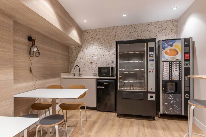 Uri Hostel Rooms hab 2 La Salve Lit 4 Pax C/baño 14 URI Hostel Bilbao