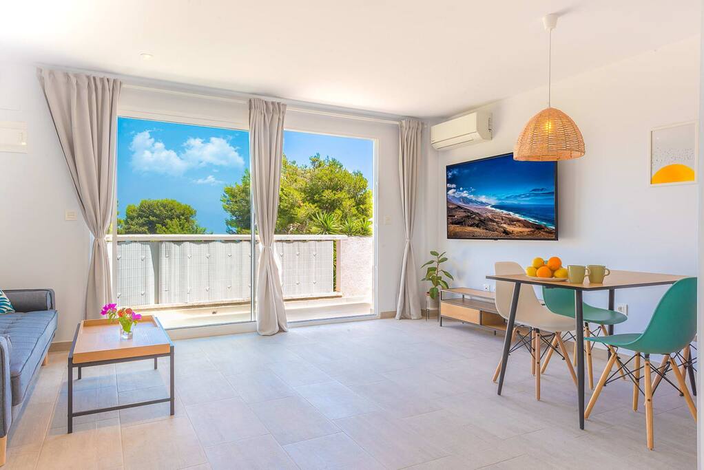 Great Top Apartment: Sea views, terrace and pool Sereno