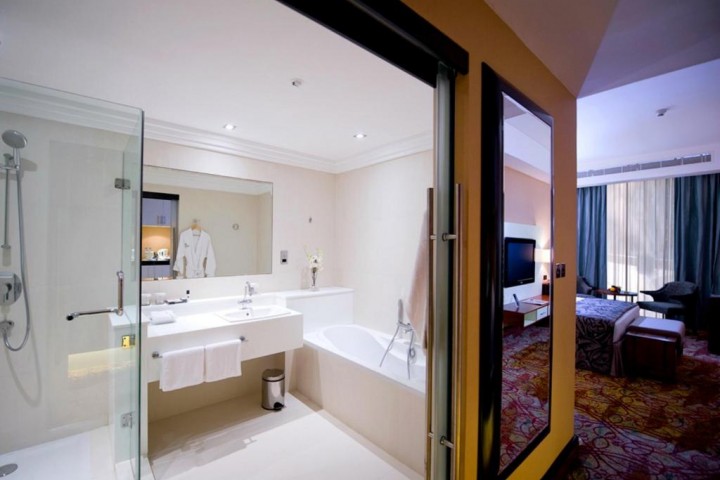 SUPERIOR SUITE ROOM NEAR CARREFOUR GARHOUD BY LUXURY BOOKINGS 2 Luxury Bookings