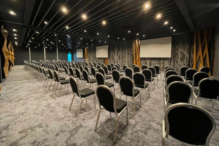 Sky Premium Room Near Green House Shopping Mall By Luxury Bookings 5 Luxury Bookings