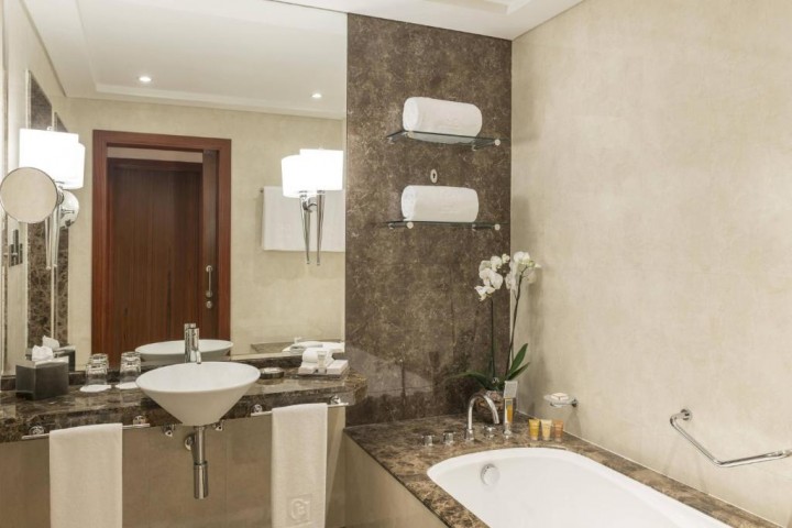 Super Ultra Luxury One Bedroom In Dubai Marina By Luxury Bookings 10 Luxury Bookings