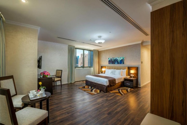 Three Bedroom Apartment In Dubai Marina By Luxury Bookings 0 Luxury Bookings