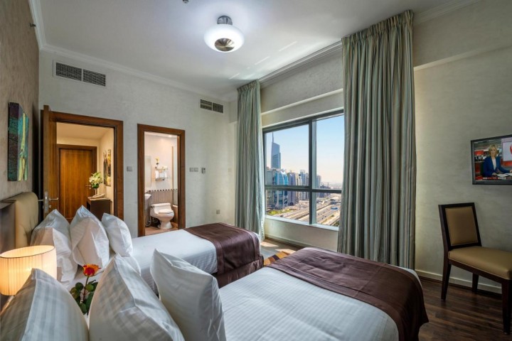 Three Bedroom Apartment In Dubai Marina By Luxury Bookings 1 Luxury Bookings