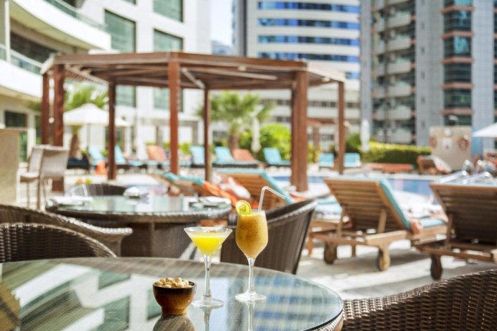 Deluxe Room Near Internet Metro Station By Luxury Bookings AB 10 Luxury Bookings